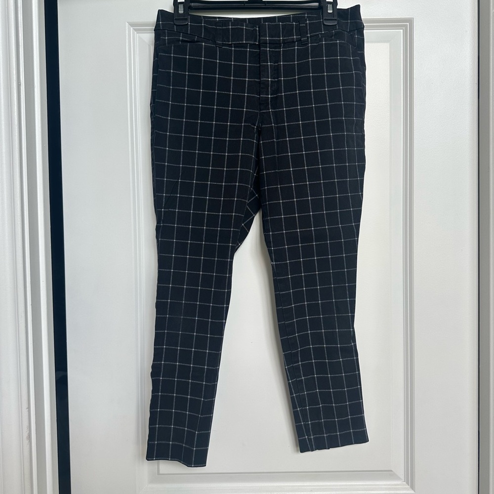 Old Navy Black and White Straight Leg Pants with Windowpane Pattern